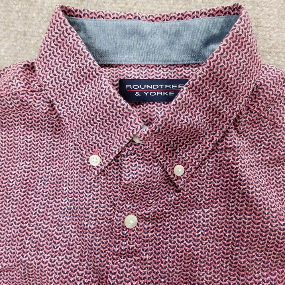 Roundtree & Yorke Short Sleeve Button Down Collared Geometric Shirt Size MEDIUM